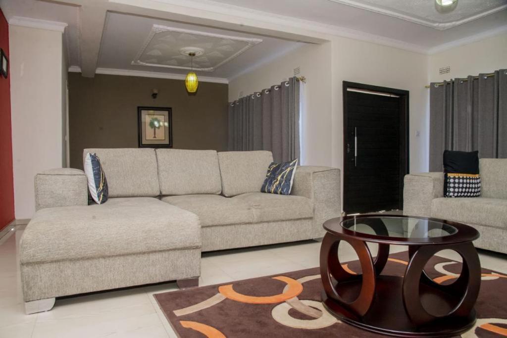 Royal Suites Apartments Lusaka Kültér fotó